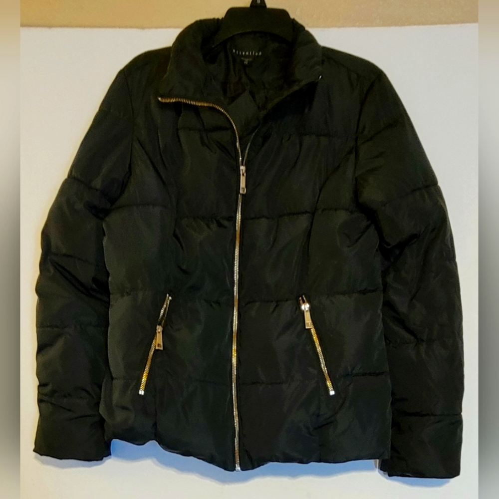 Womans Puffer Black Jacket